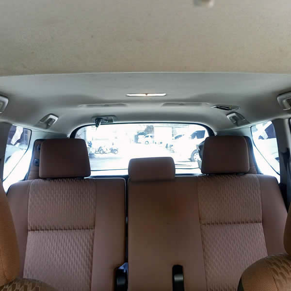 Kabin Toyota Innova 6 seater untuk Antar Jemput Bandara Ngurah Rai (DPS) Denpasar Bali ke Cikarang Jawa Barat dan Carter Mobil