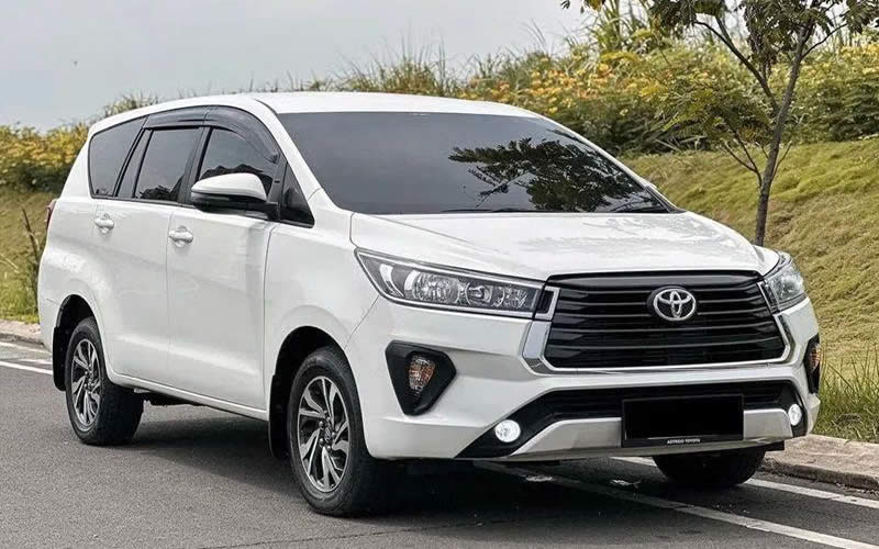 We provide Ngurah Rai International Airport Denpasar (DPS) pick-up and drop-off services, along with reliable inter-hotel transfer to all destinations in Bali and Java, private car or van rental with driver including Toyota Avanza 5-seater car, Toyota Innova 6-seater car, and Toyota Hiace 14-seater van.