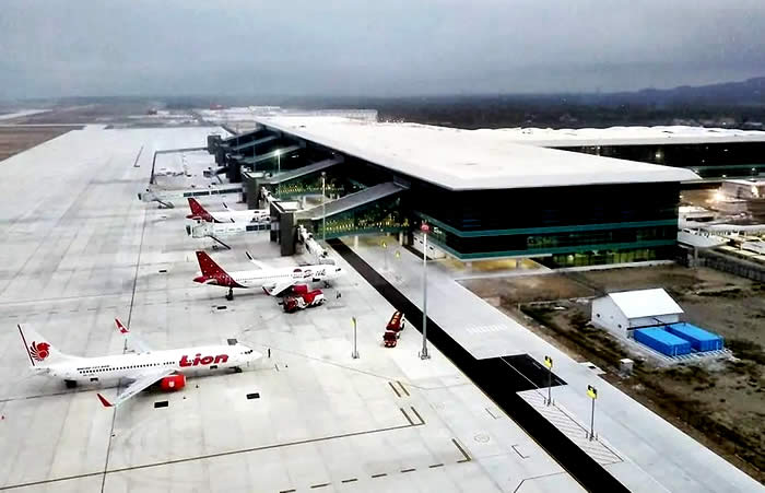 We provide Ngurah Rai International Airport, Denpasar (DPS), Bali pick-up and drop-off services to seluruh kota di Jawa Timur, Bali, Central Java, Yogyakarta (DIY), West Java, DKI Jakarta, Banten dengan pilihan mobil ber-AC yang nyaman Toyota Avanza 5 seater, Toyota Innova 6 seater, Toyota Hiace 14 seater