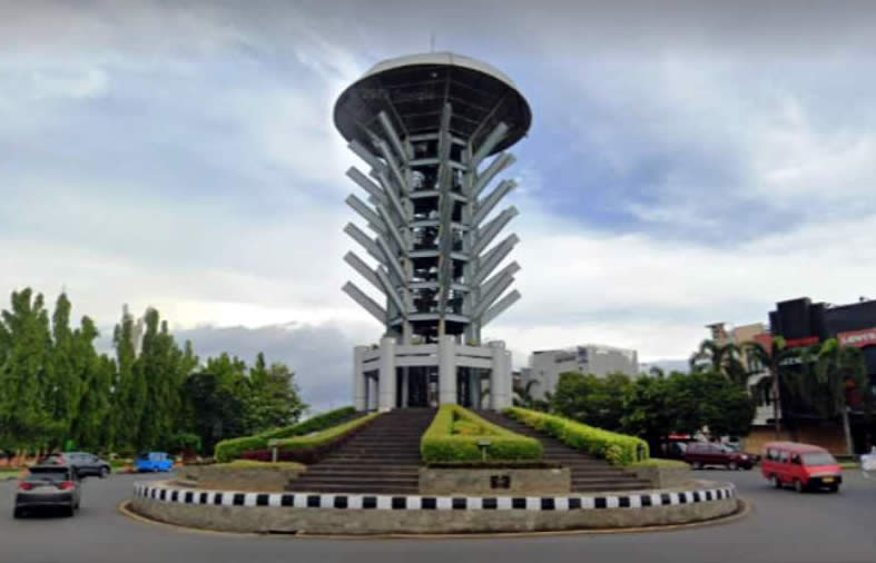We provide Ngurah Rai International Airport, Denpasar (DPS), Bali pick-up and drop-off services to Cilegon, Banten, along with reliable inter-hotel transfer to all destinations in Bali, East Java, Central Java, Yogyakarta, West Java, Jakarta, Banten, private car and van rental with driver in a range of well-maintained, air-conditioned vehicles, including Toyota Avanza 5-seater car, Toyota Innova 6-seater car, and Toyota Hiace 14-seater van to suit your travel needs.