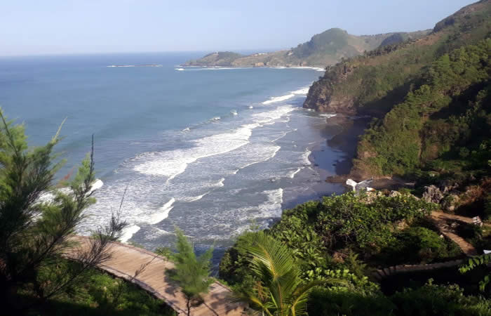 We provide Ngurah Rai International Airport, Denpasar (DPS), Bali pick-up and drop-off services to Kebumen, Central Java, along with reliable inter-hotel transfer to all destinations in Bali, East Java, Central Java, Yogyakarta, West Java, Jakarta, Banten, private car and van rental with driver in a range of well-maintained, air-conditioned vehicles, including Toyota Avanza 5-seater car, Toyota Innova 6-seater car, and Toyota Hiace 14-seater van to suit your travel needs.