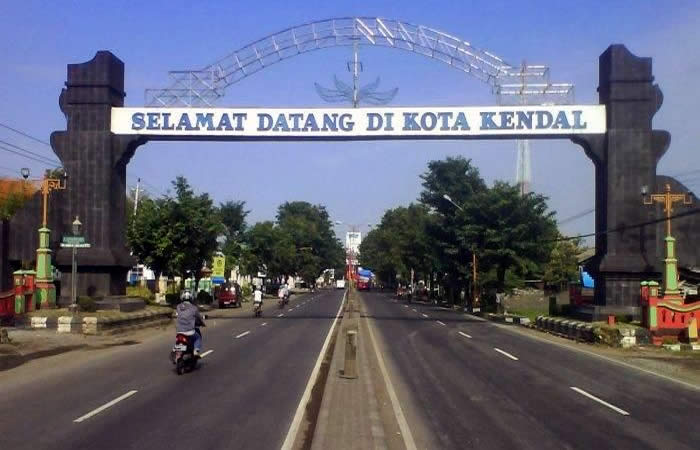 We provide Ngurah Rai International Airport, Denpasar (DPS), Bali pick-up and drop-off services to Kendal, Central Java, along with reliable inter-hotel transfer to all destinations in Bali, East Java, Central Java, Yogyakarta, West Java, Jakarta, Banten, private car and van rental with driver in a range of well-maintained, air-conditioned vehicles, including Toyota Avanza 5-seater car, Toyota Innova 6-seater car, and Toyota Hiace 14-seater van to suit your travel needs.