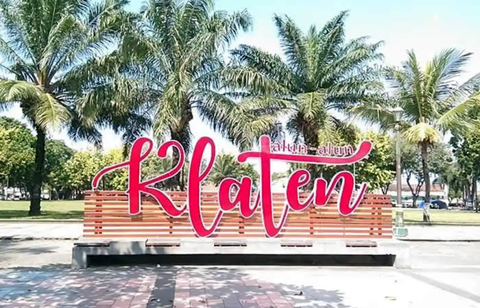 We provide Ngurah Rai International Airport, Denpasar (DPS), Bali pick-up and drop-off services to Klaten, Central Java, along with reliable inter-hotel transfer to all destinations in Bali, East Java, Central Java, Yogyakarta, West Java, Jakarta, Banten, private car and van rental with driver in a range of well-maintained, air-conditioned vehicles, including Toyota Avanza 5-seater car, Toyota Innova 6-seater car, and Toyota Hiace 14-seater van to suit your travel needs.