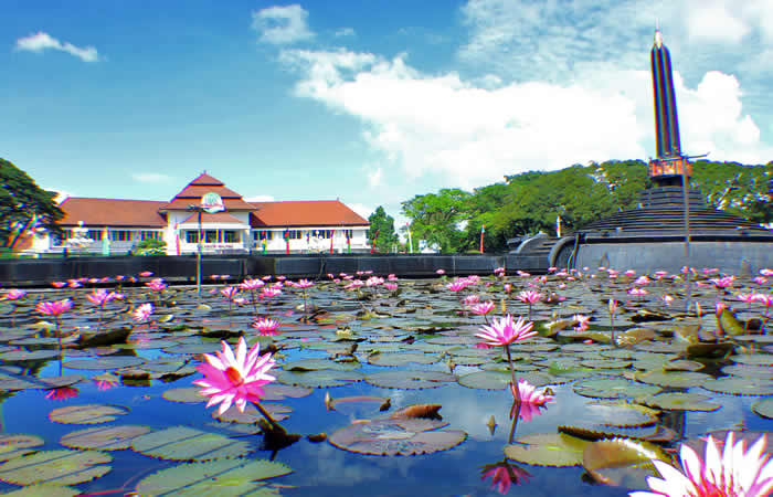 We provide Ngurah Rai International Airport, Denpasar (DPS) pick-up and drop-off services in Denpasar, Bali, along with reliable inter-hotel transfer to all destinations in Bali and several cities in Java, East Java, Central Java, Yogyakarta, West Java, Jakarta, Banten, private car and van rental with driver in a range of well-maintained, air-conditioned vehicles, including Toyota Avanza 5-seater car, Toyota Innova 6-seater car, and Toyota Hiace 14-seater van to suit your travel needs.